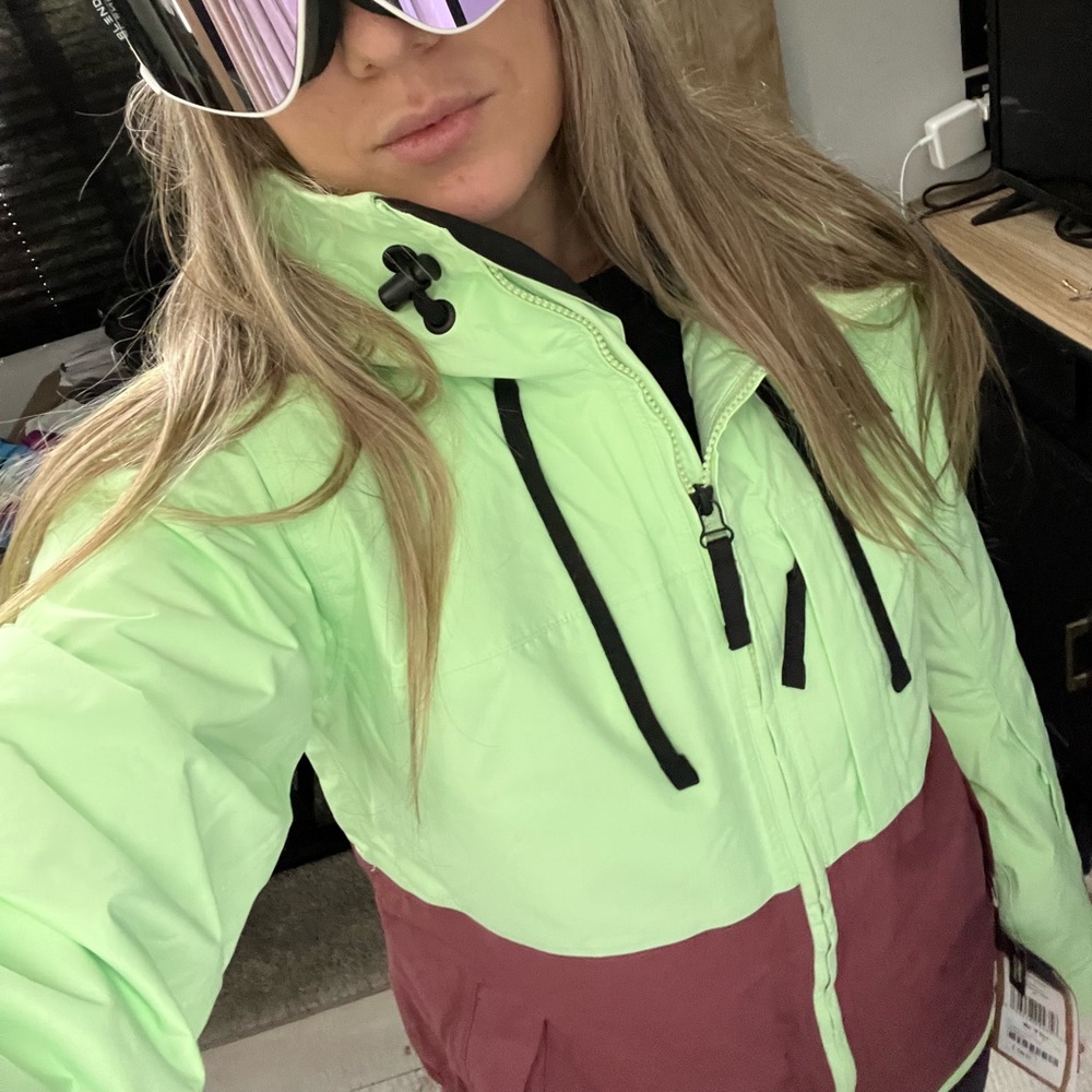 Used 1 season. Northface Superlu jacket